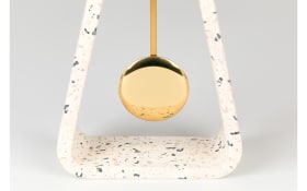 Tischuhr Pendulum Time Terrazzo aus Beton in weiß