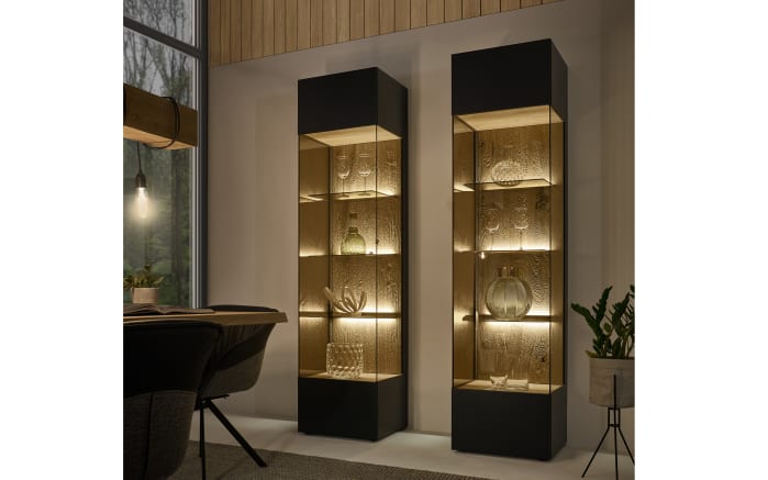 Vitrine Trevio, Kerneiche Umato, anthrazit, links angeschlagen-01